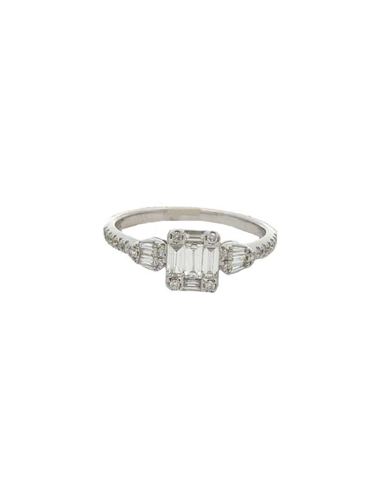Diamond White Gold Ring - 18 Kt