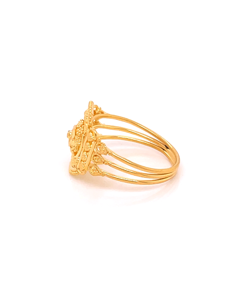 A Chakrayan Gold Men's Ring