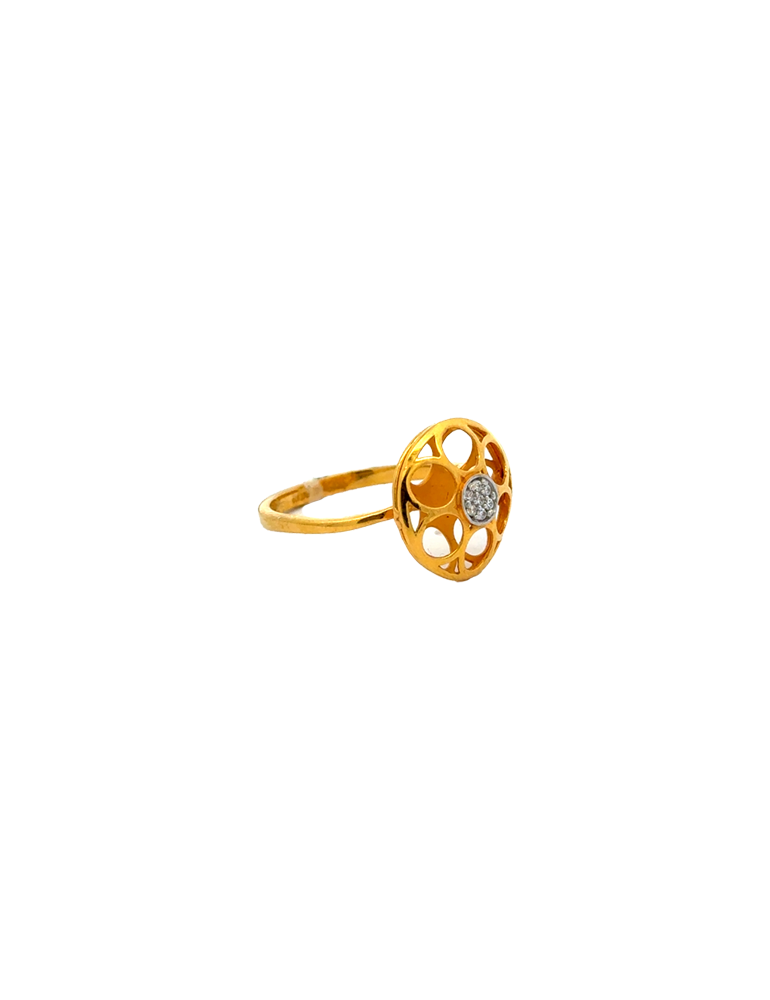 Round-Cut Beauty with a Floral Twist Gold Ring in22K