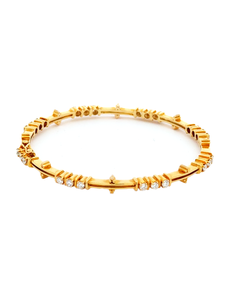 A Pair of Diamond Bangles - 18 Kt